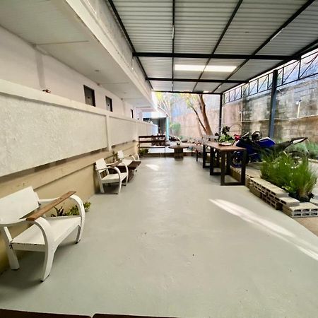 Sun Moon Hotel Лей Экстерьер фото
